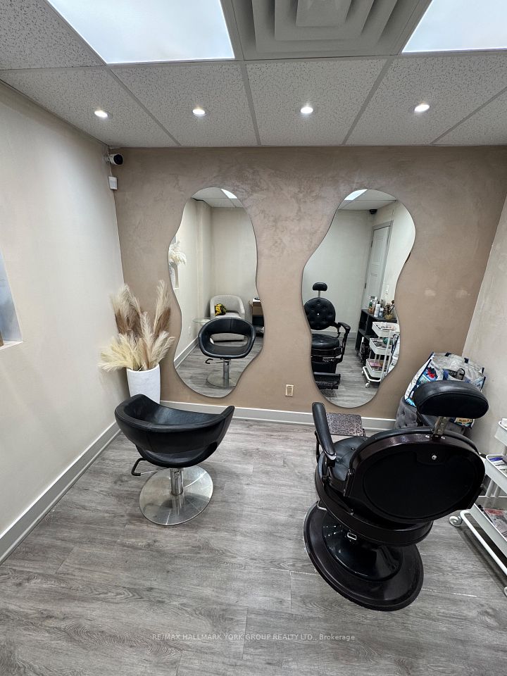 6166 Yonge Street, Toronto C07, ON M2M 3X1