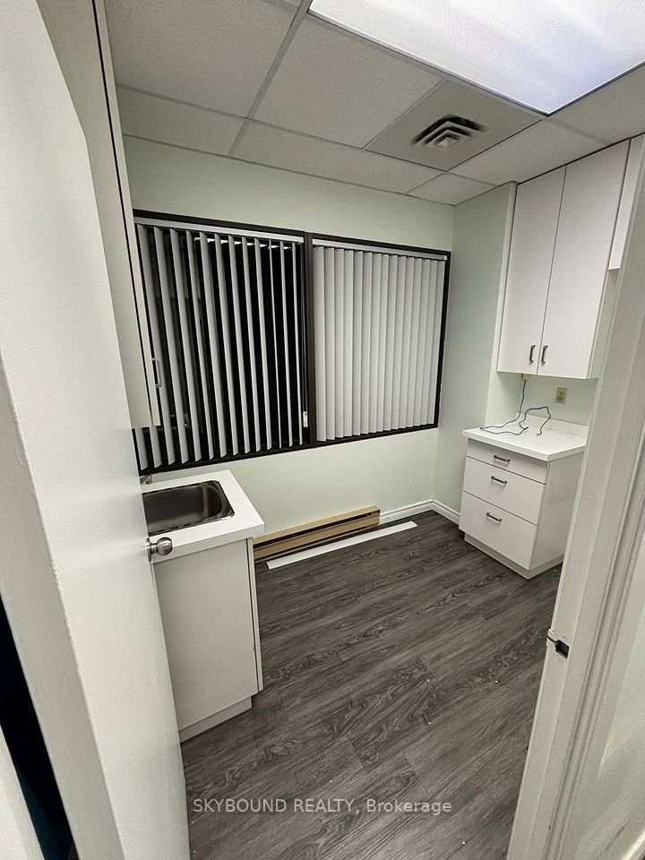 600 Sherbourne Street 512, Toronto C08, ON M4X 1W4