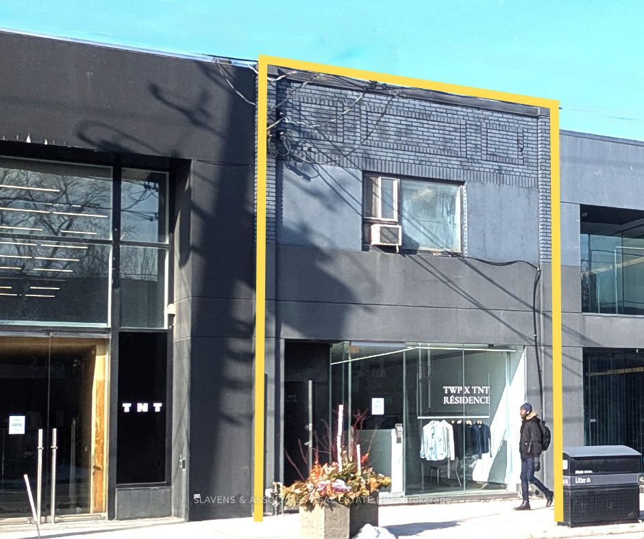 392 Eglinton Avenue W, Toronto C04, ON M5N 1A2