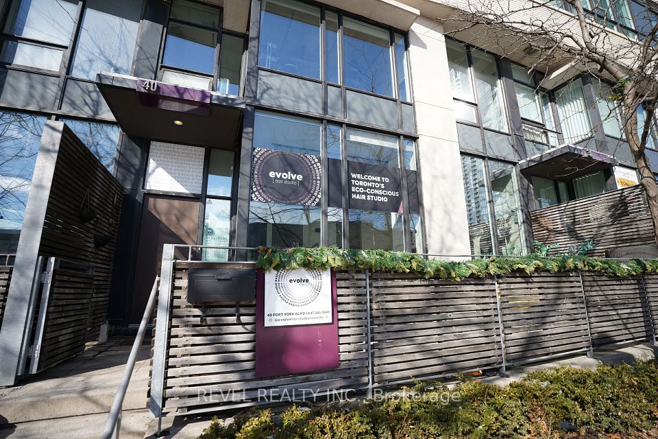 40 Fort York Boulevard G05, Toronto C01, ON M5V 3Z3