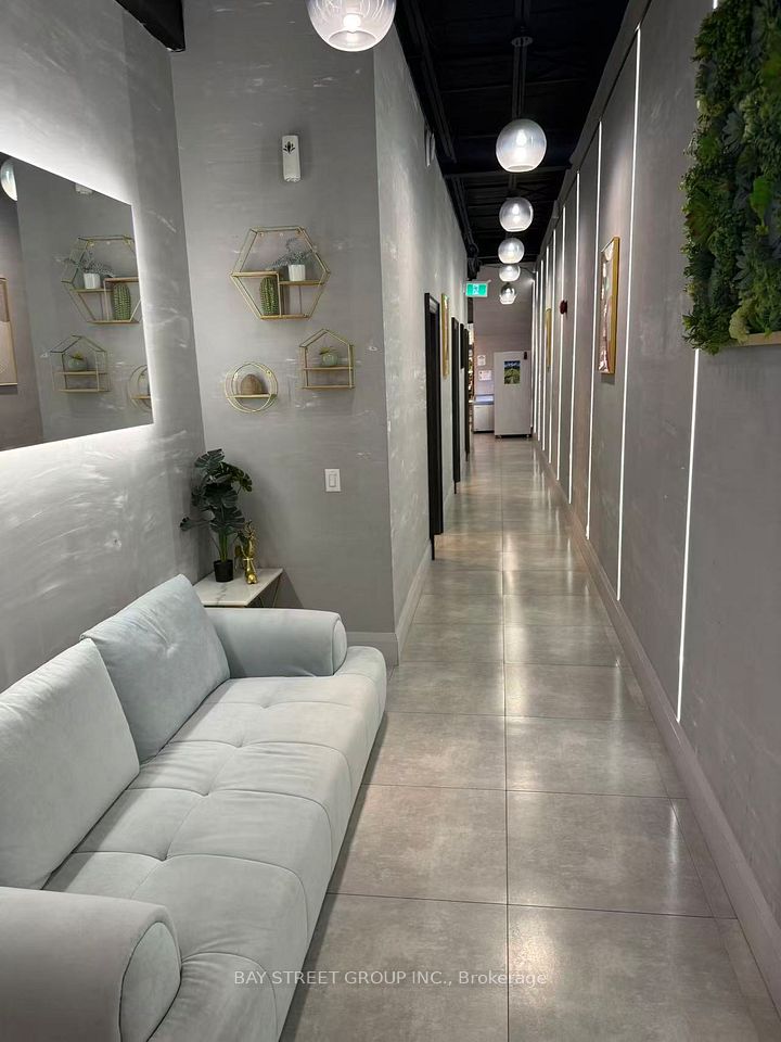 405 Dundas Street W, Toronto C01, ON M5T 1G6