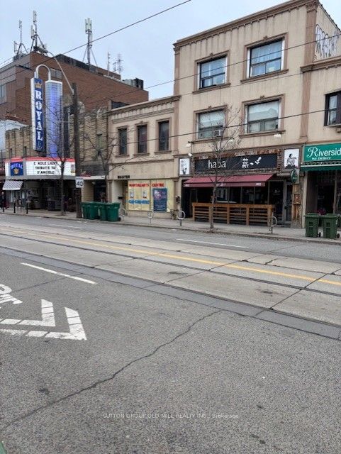604 College Street, Toronto C01, ON M6G 1B4