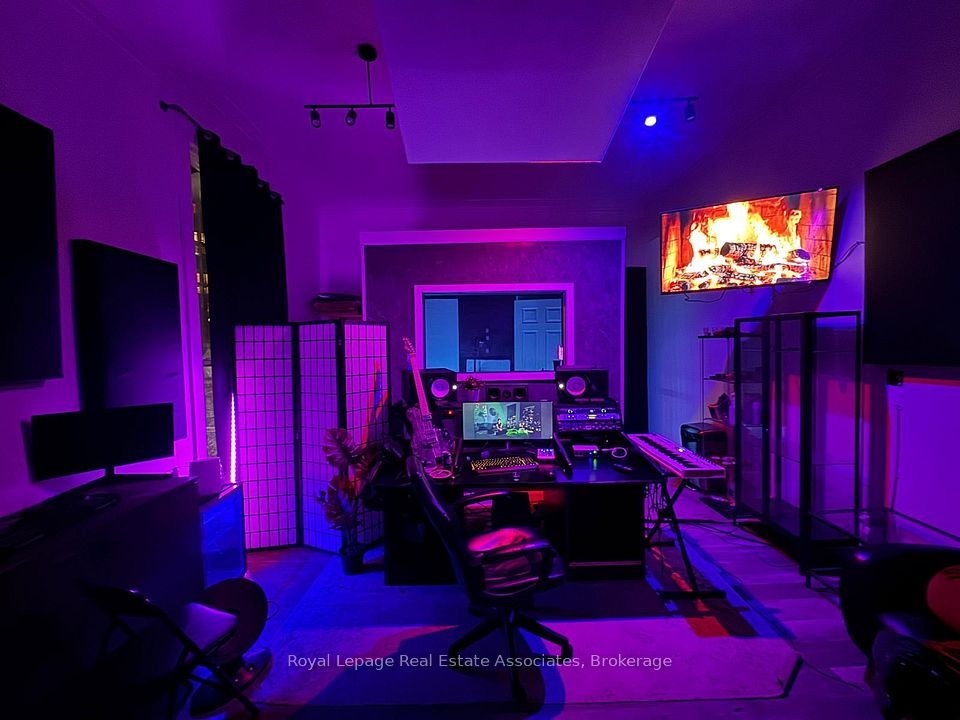 6 Denison Avenue, Toronto C01, ON M5V 2B3