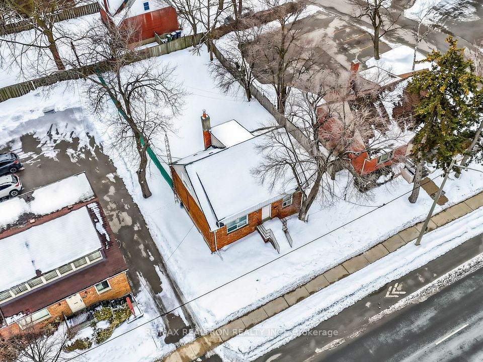 135 Sheppard Avenue E, Toronto C14, ON M2N 3A6