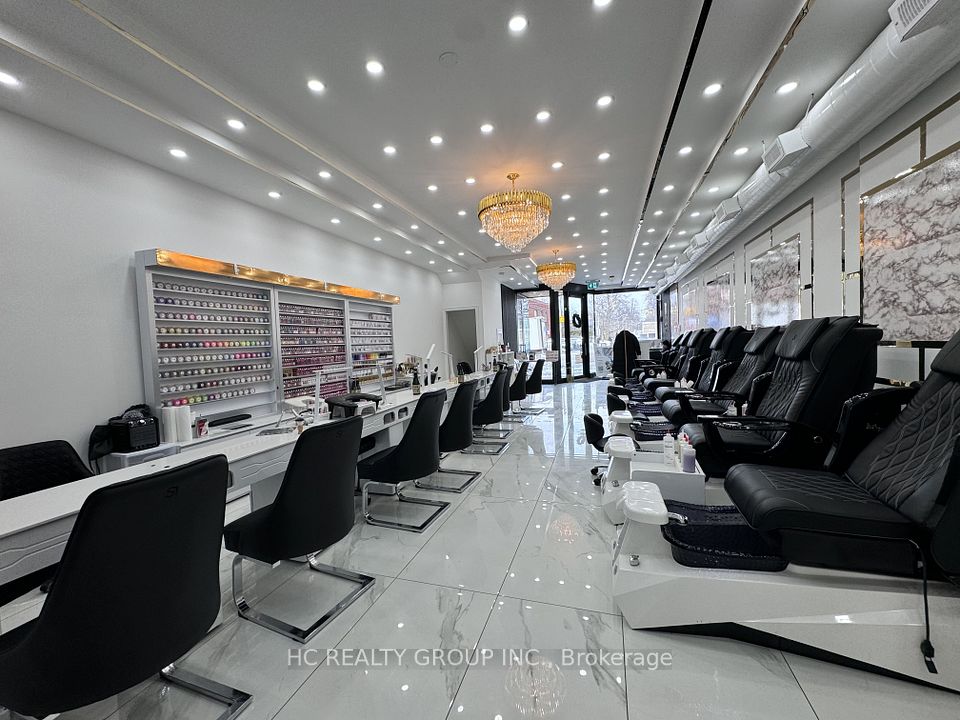 523 Eglington Avenue, Toronto C10, ON M5N 1B1