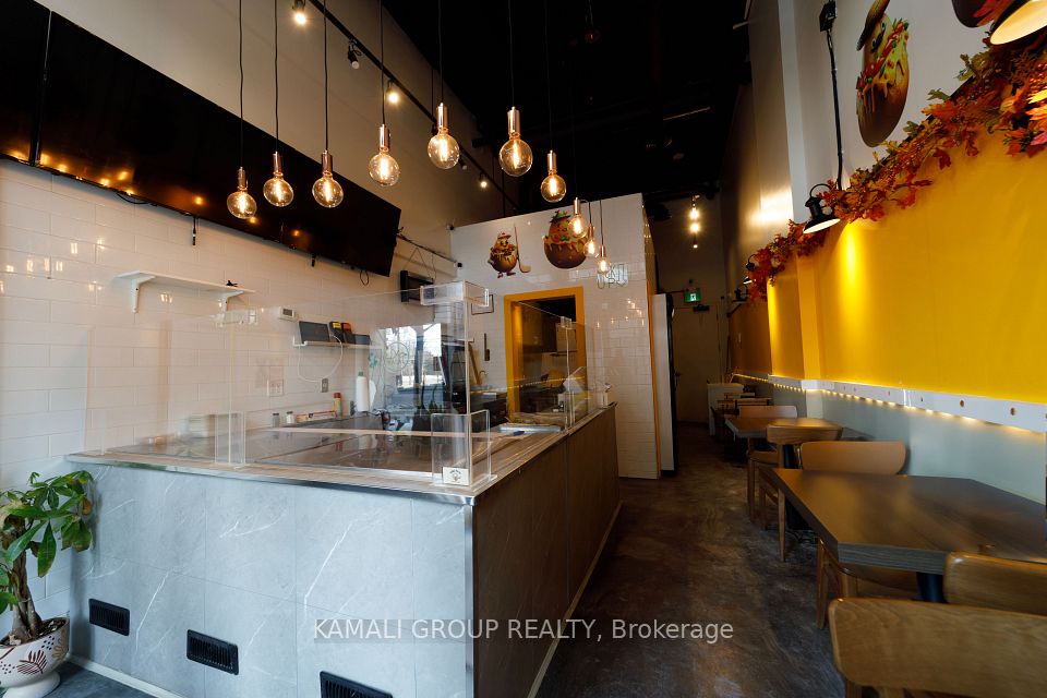 28 Finch Avenue W 110, Toronto C07, ON M2N 2G7