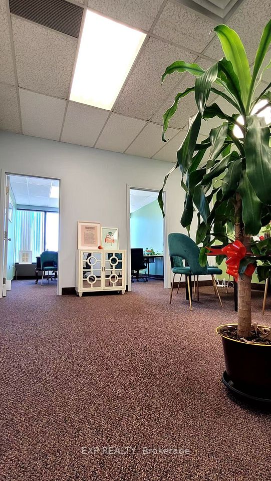 250 Consumers Road 204, Toronto C15, ON M2J 4V6