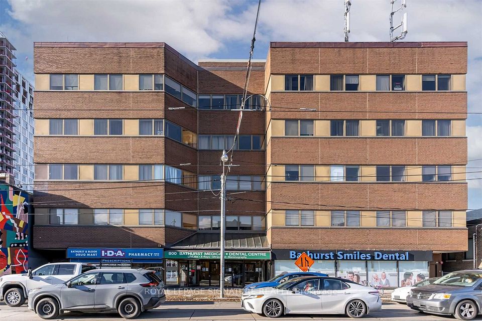 800 Bathurst Street 206, Toronto C02, ON M5R 3M8