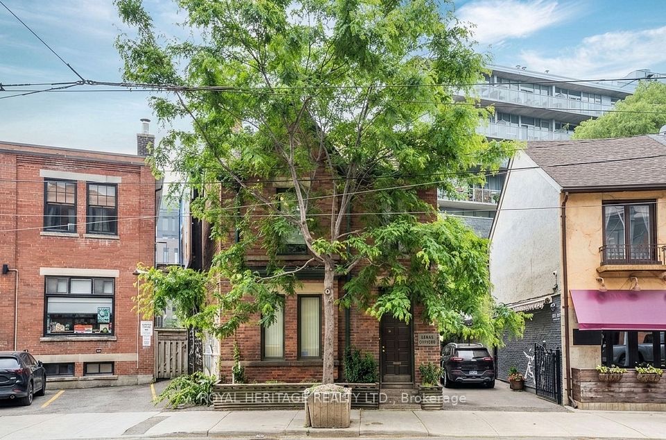 533 Queen Street E 102-110, Toronto C08, ON M5A 1V1