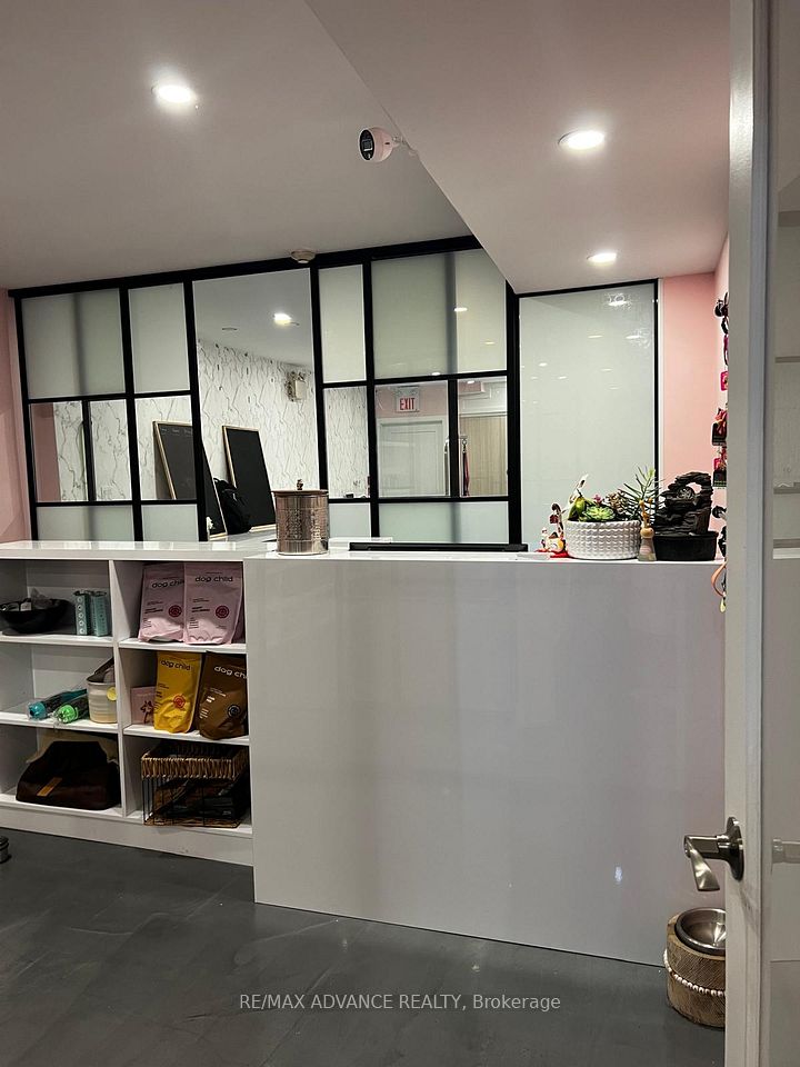 642 Queen Street W Bsmt, Toronto C01, ON M6J 1E4