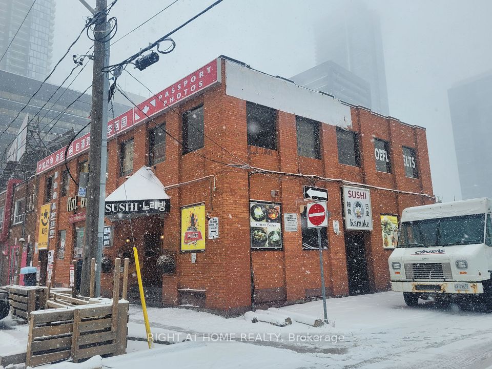 3 Elmhurst Avenue, Toronto C07, ON M2N 1R3