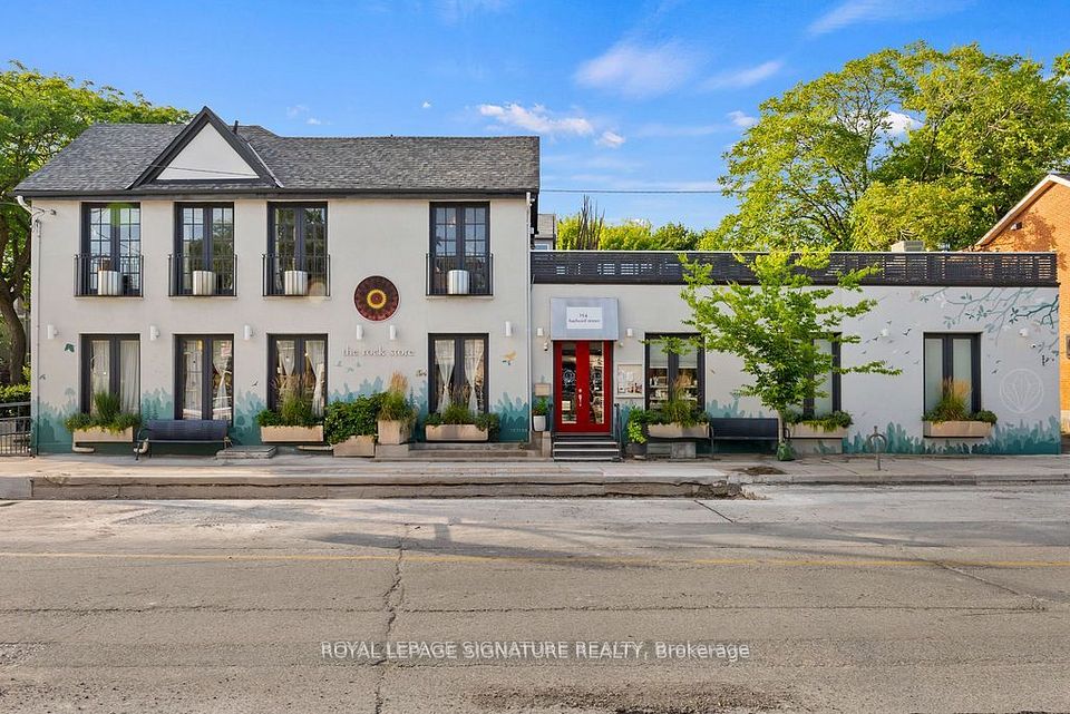 154 Harbord Street, Toronto C02, ON M5S 1H2