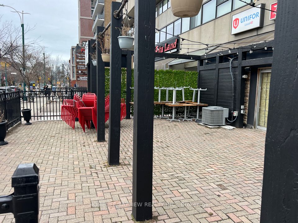 720 Spadina Avenue 111, Toronto C01, ON M5S 2T9