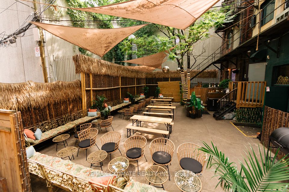 270 Adelaide Street W, Toronto C01, ON M5H 1X6