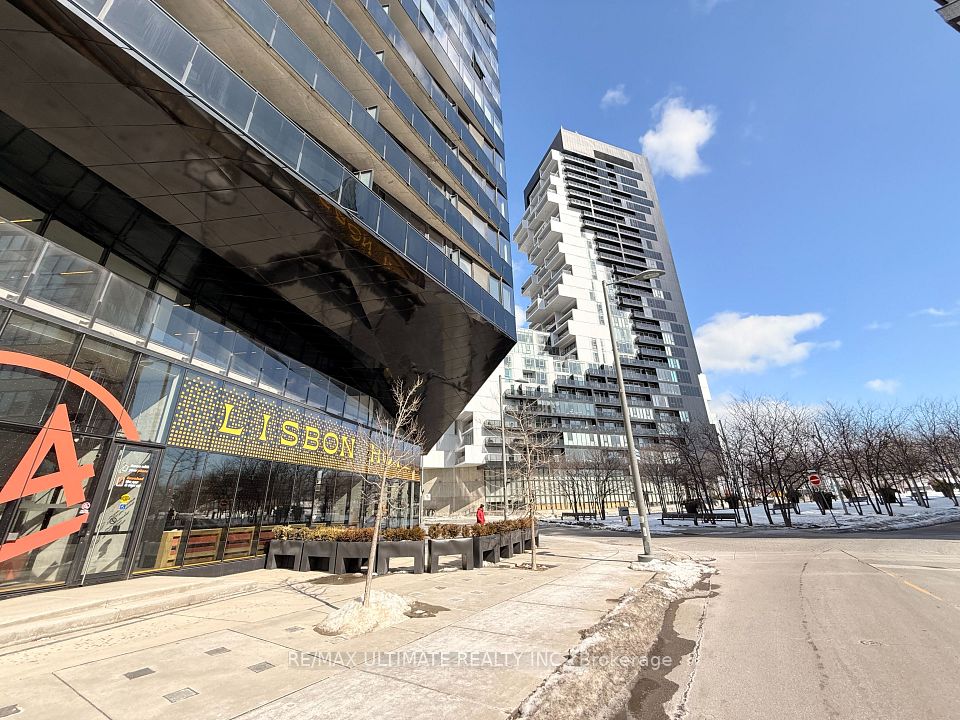 19 Lawren Harris Square, Toronto C08, ON M5A 1H7