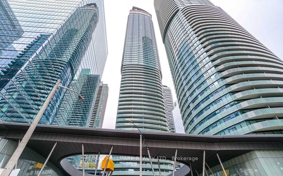 Condo Apartment at 14 York Street 5611, Toronto C01, ON M5J 2Z2, Toronto C01