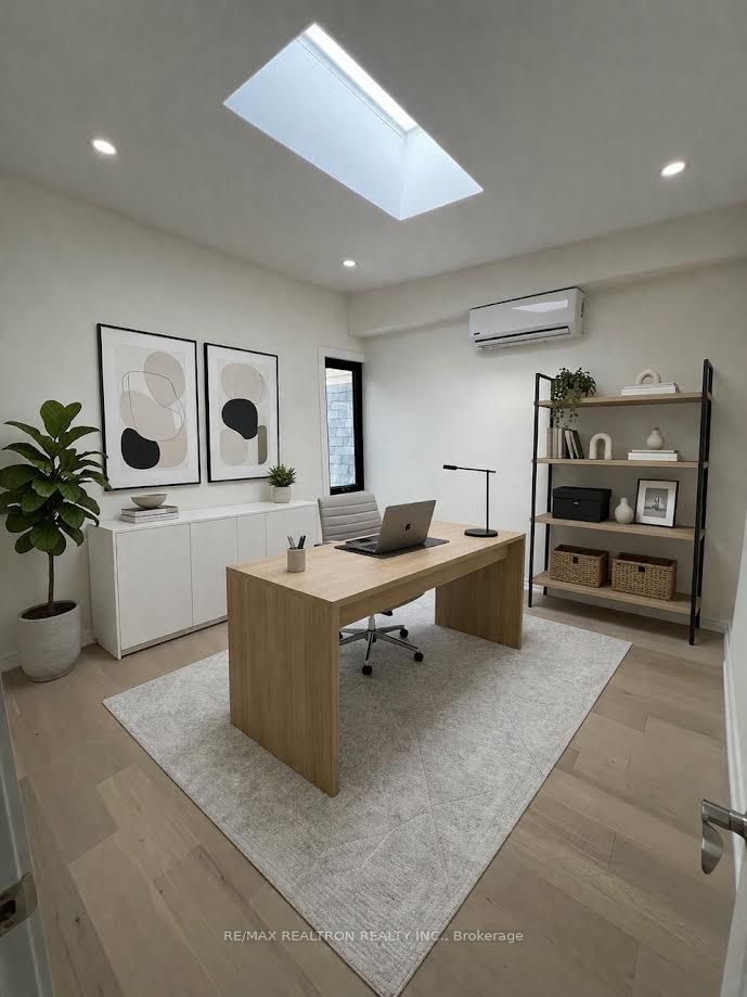 3455 Yonge Street 2, Toronto C04, ON M4N 2N3