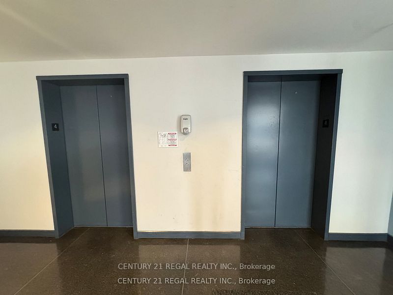 622 College Street 400, Toronto C01, ON M6G 1B4