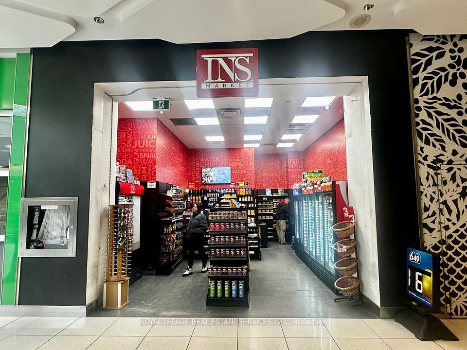 2 St Clair Avenue E, Toronto C09, ON M4T 2T5