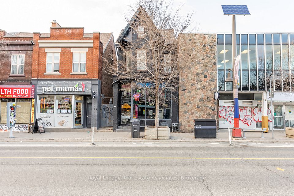 642 Bloor Street W, Toronto C02, ON M6G 1K9