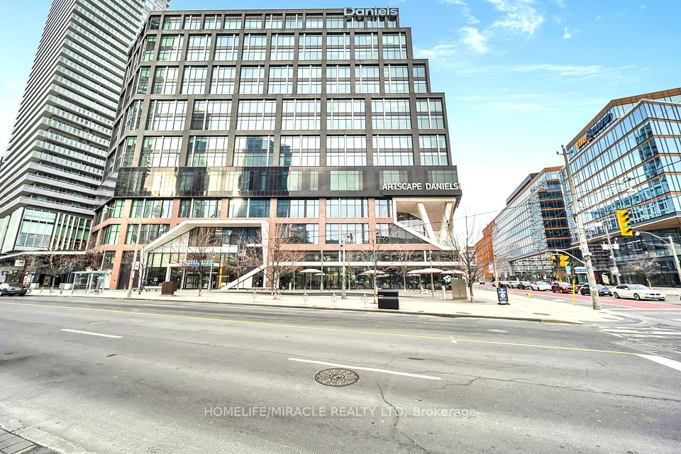 130 Queens Quay E 721, Toronto C08, ON M5A 3Y5