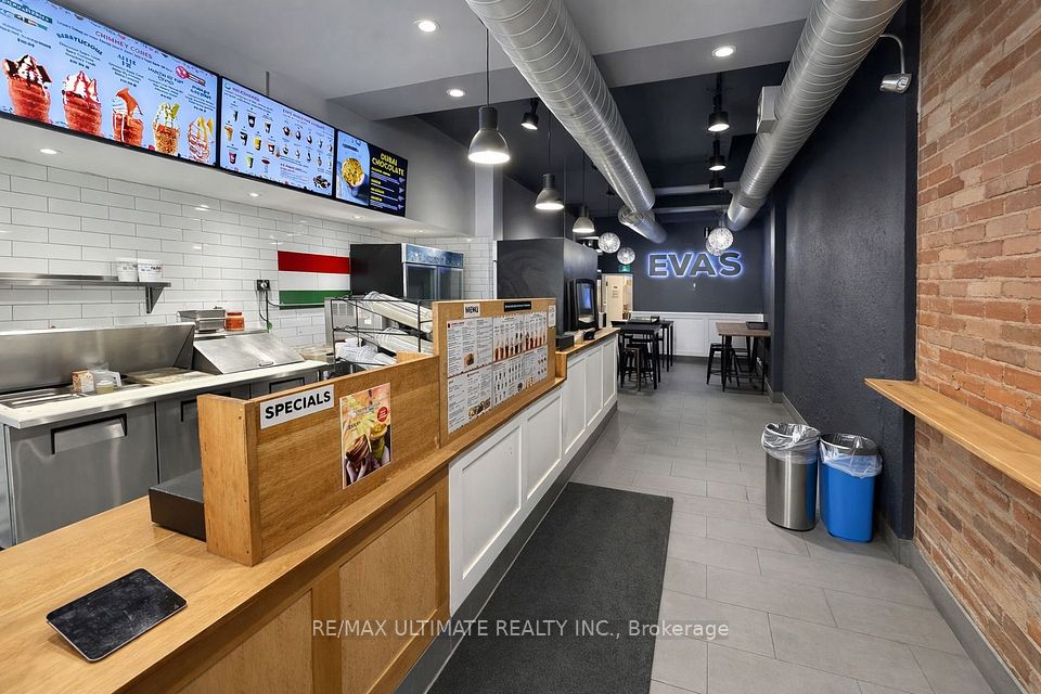 454 BLOOR Street W, Toronto C02, ON M5S 1X8