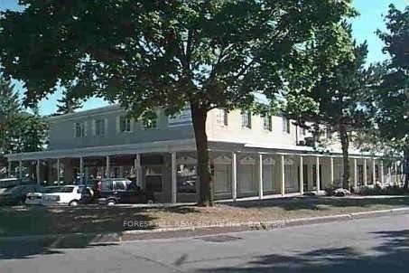 35 The Links Road 205, Toronto C12, ON M2P 1T7