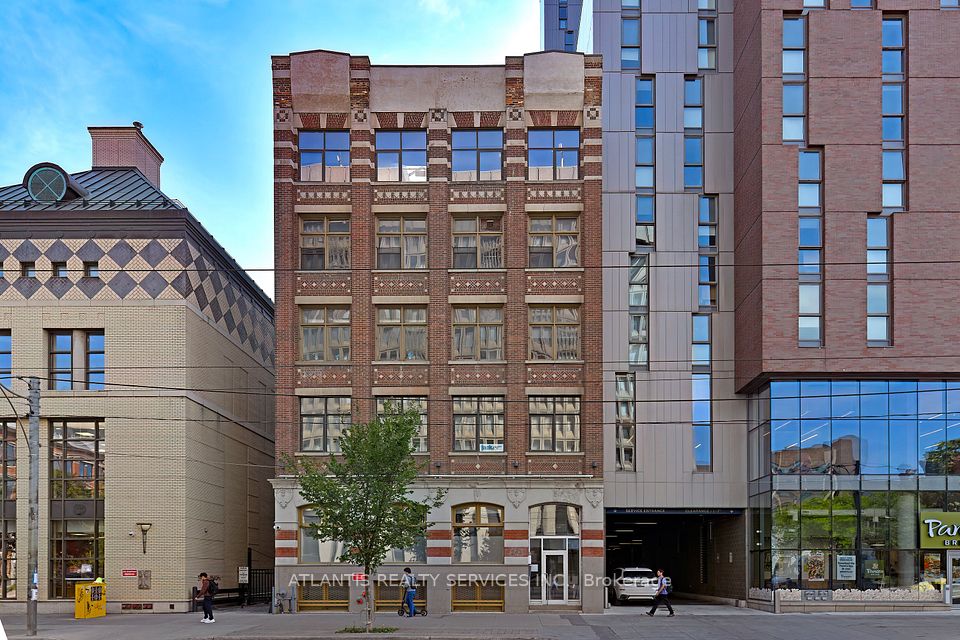 243 College Street, Toronto C01, ON M5T 1R5