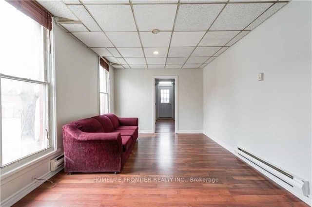 556 Parliament Street, Toronto C08, ON M4X 1P6