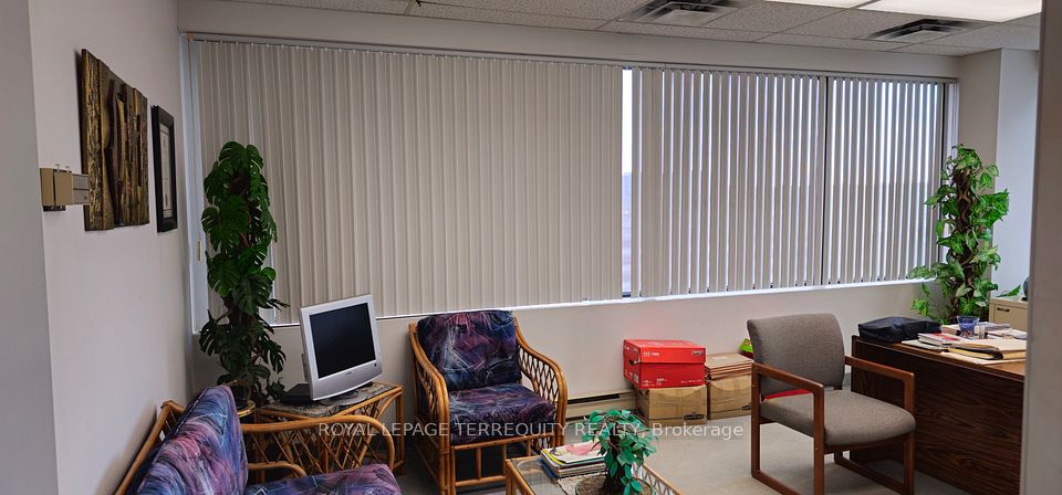 255 Duncan Mill Road 605, Toronto C12, ON M3B 3H9