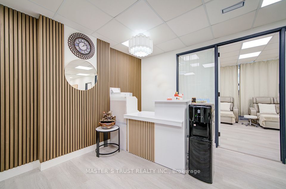 1300 Bay Street 2nd floor, Toronto C02, ON M5R 3K8