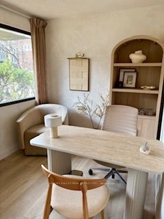 315 Avenue Road Room 1, Toronto C02, ON M4V 2H2