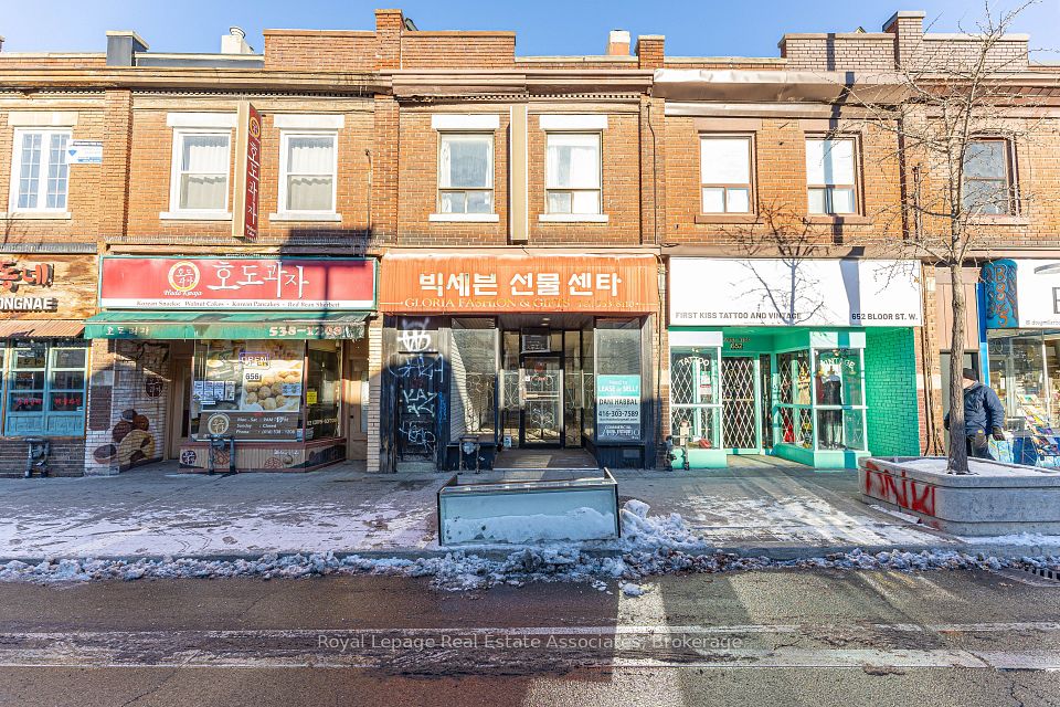 654 Bloor Street W, Toronto C02, ON M6G 1K9