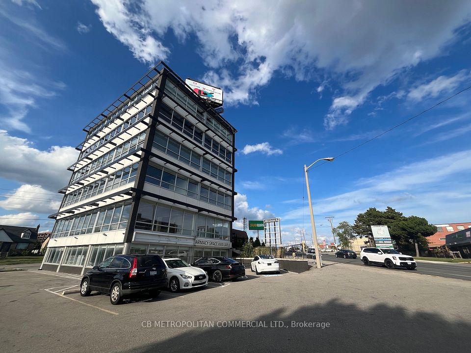 1880 O'connor Drive, Toronto C13, ON M4A 1W9