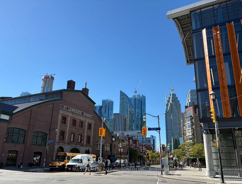 100 Front Street E 301, Toronto C08, ON M5A 1E1