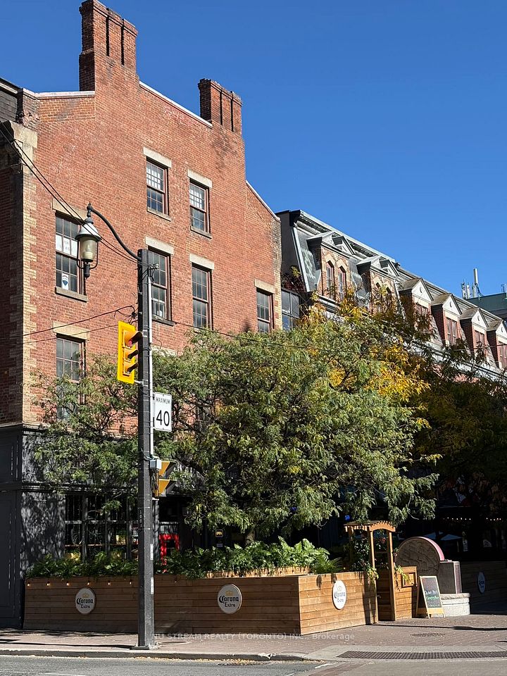 100 Front Street E 302, Toronto C08, ON M5A 1E1