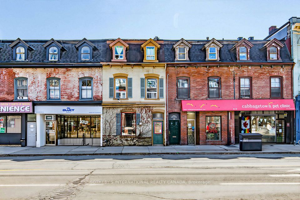 243 Gerrard Street E, Toronto C08, ON M5A 2G1