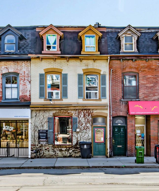 243 Gerrard Street E, Toronto C08, ON M5A 2G1