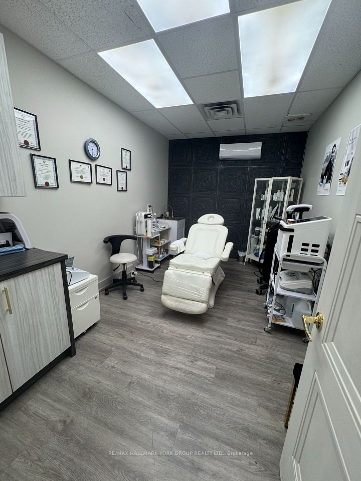 6166 Yonge Street 3-Multi-Use Suite, Toronto C07, ON M2M 3X1