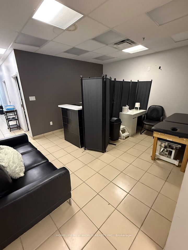 2046 Victoria Park Avenue E, Toronto C13, ON M1R 1V2