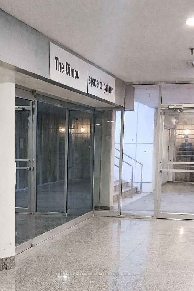 222 Spadina Avenue C8, Toronto C01, ON M5T 3B3