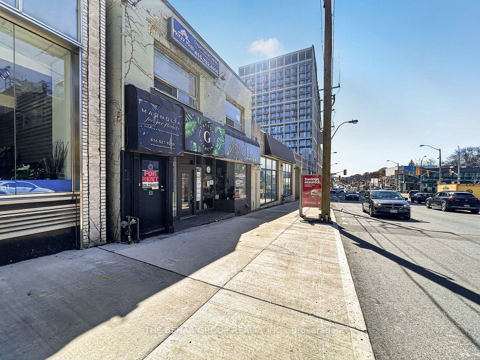 821 Eglinton Avenue W 101, Toronto C03, ON M5N 1E6