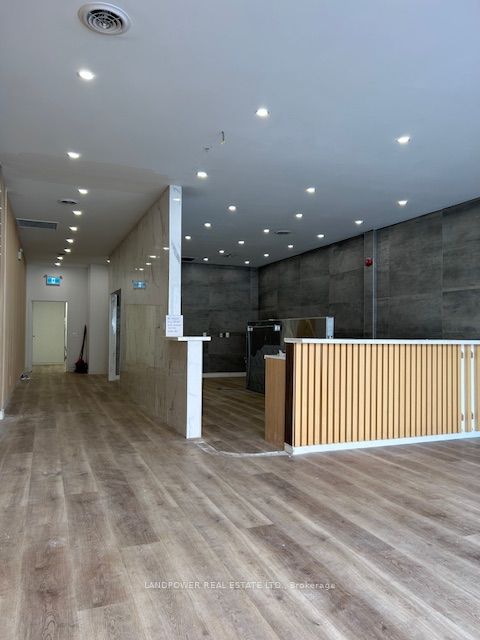 5619 Yonge Street, Toronto C14, ON M2M 3S9