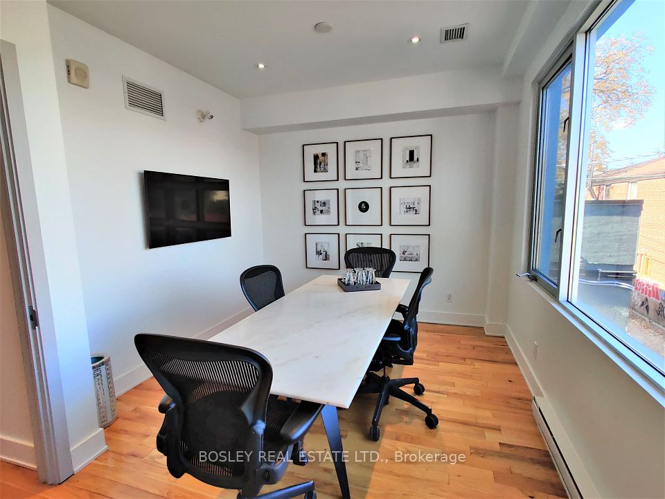 1052 Queen Street W 2nd Flr - Rear, Toronto C01, ON M6J 1H7