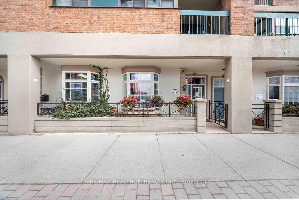 85 McCaul Street N, Toronto C01, ON M5T 2W7