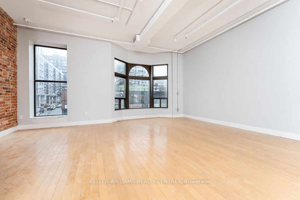 489 Queen Street W 201, Toronto C01, ON M5V 2B4