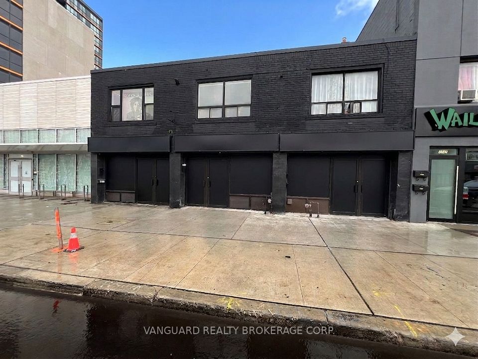 1623 Eglinton Avenue W, Toronto C03, ON M6E 2H7