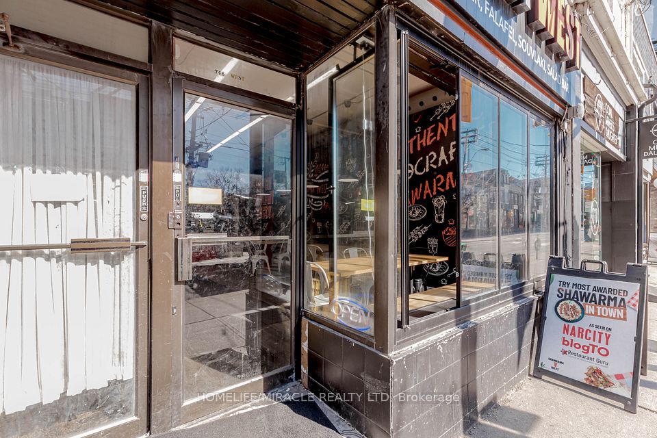 746 Queen Street, Toronto C01, ON M6J 1E9