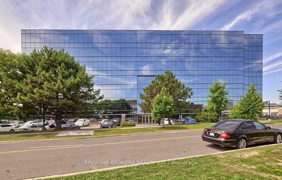 18 Wynford Drive 208, Toronto C13, ON M3C 3S2