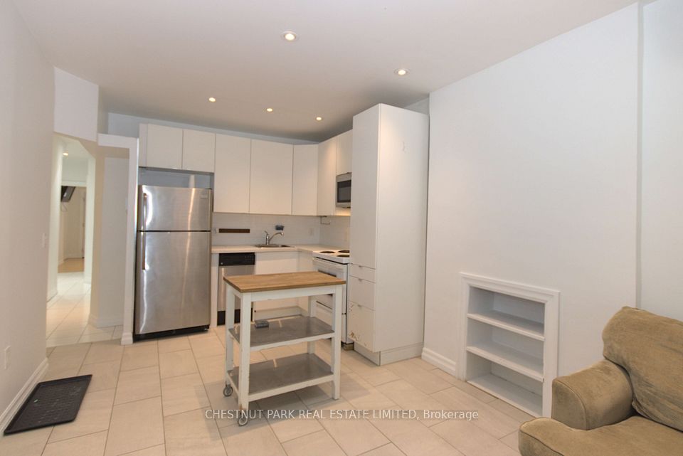 Att/Row/Townhouse at 113 Mcgill Street 1, Toronto C08, ON M5B 1H5, Toronto C08
